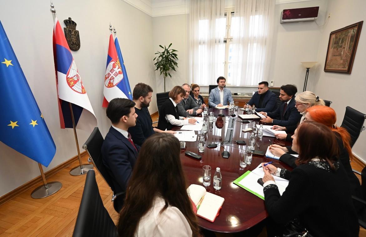 U cilju rešavanja problema onemogućenosti izbora u zvanje mladih istraživača usled trenutnih OKOLNOSTIMinistarka dr Begović održala sastanak sa Sindikatom nauke U cilju rešavanja problema onemogućenosti izbora u zvanje mladih istraživača usled trenutnih OKOLNOSTIMinistarka dr Begović održala sastanak sa Sindikatom nauke