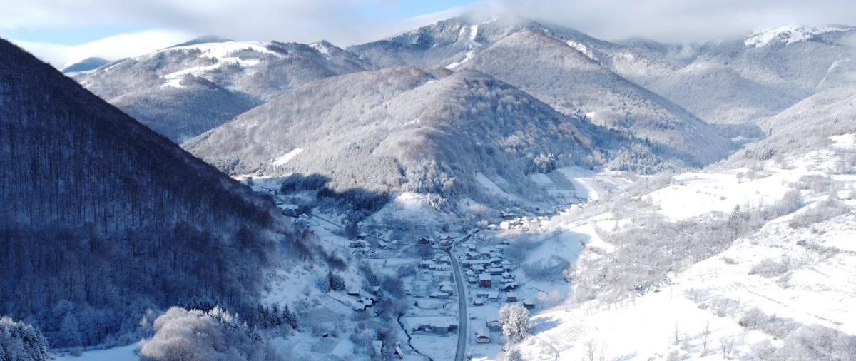 Kopaonik beleži brojne rekorde ove skijaške sezone: 138.000 vožnji na gondoli Brzeće "Mali Karaman" Kopaonik beleži brojne rekorde ove skijaške sezone: 138.000 vožnji na gondoli Brzeće "Mali Karaman"