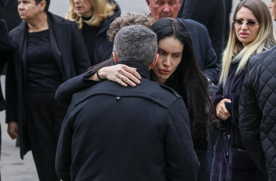 Mirjana Rutovic Mirjana Rutović na sahrani muža Željka | Kurir