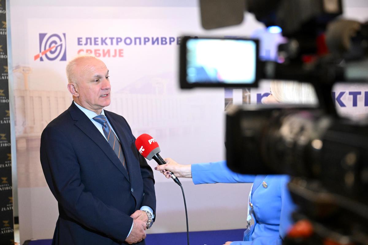 Živković: Završeno montiranje svih vetrogeneratora prvog vetroparka „Elektroprivrede Srbije“ u Kostolcu Živković: Završeno montiranje svih vetrogeneratora prvog vetroparka „Elektroprivrede Srbije“ u Kostolcu