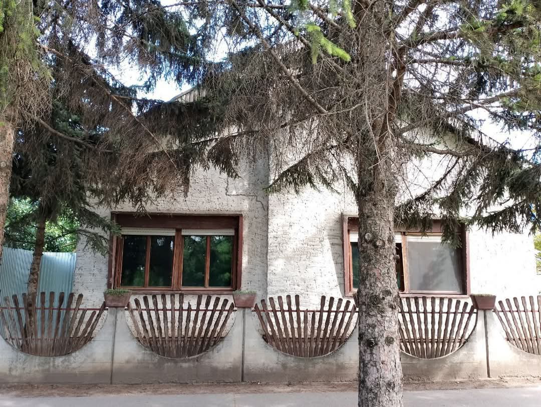 Nikita useljivu kuću od 109 kvadrata prodaje za 35.000 evra! Na placu od sedam ari zasađene su smokve i grožđe Nikita useljivu kuću od 109 kvadrata prodaje za 35.000 evra! Na placu od sedam ari zasađene su smokve i grožđe