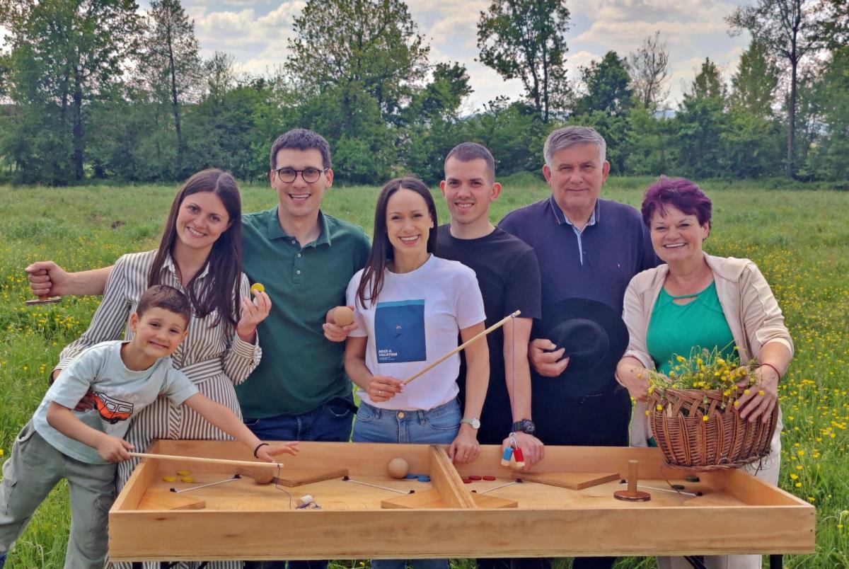 Od tatinog hobija do porodičnog brenda: Ilići oživeli zaboravljene igre i pretvorili ih u porodični posao! Od tatinog hobija do porodičnog brenda: Ilići oživeli zaboravljene igre i pretvorili ih u porodični posao!