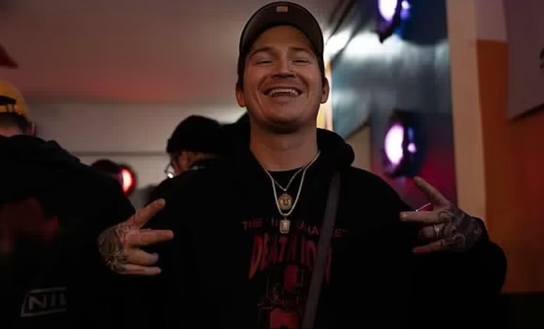 Pevač Adam Rejmi umro u 32. godini | Kurir