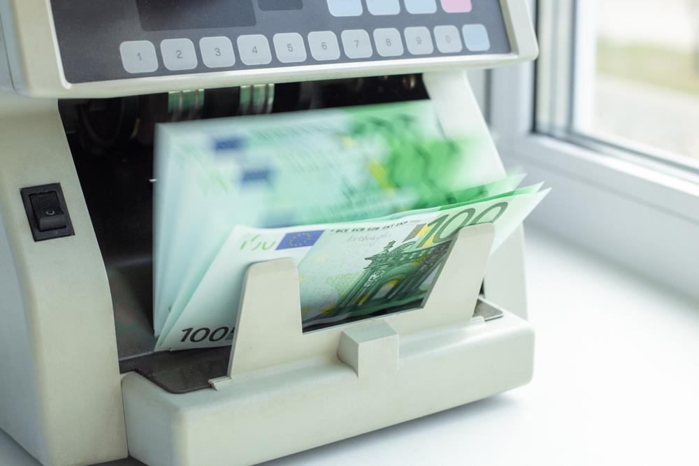 Skoro bez promene: Zvanični srednji kurs danas je 117,17 dinara za evro Skoro bez promene: Zvanični srednji kurs danas je 117,17 dinara za evro