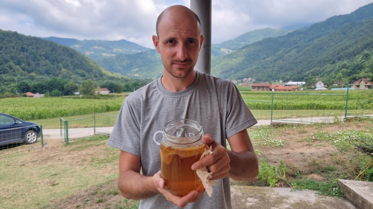 Veruje se da je ova gljiva ratnicima džingis kana davala energiju! Darko pravi napitak u čija su se lekovita dejstva mnogi uverili - i ne krije recept (foto) Veruje se da je ova gljiva ratnicima džingis kana davala energiju! Darko pravi napitak u čija su se lekovita dejstva mnogi uverili - i ne krije recept (foto)