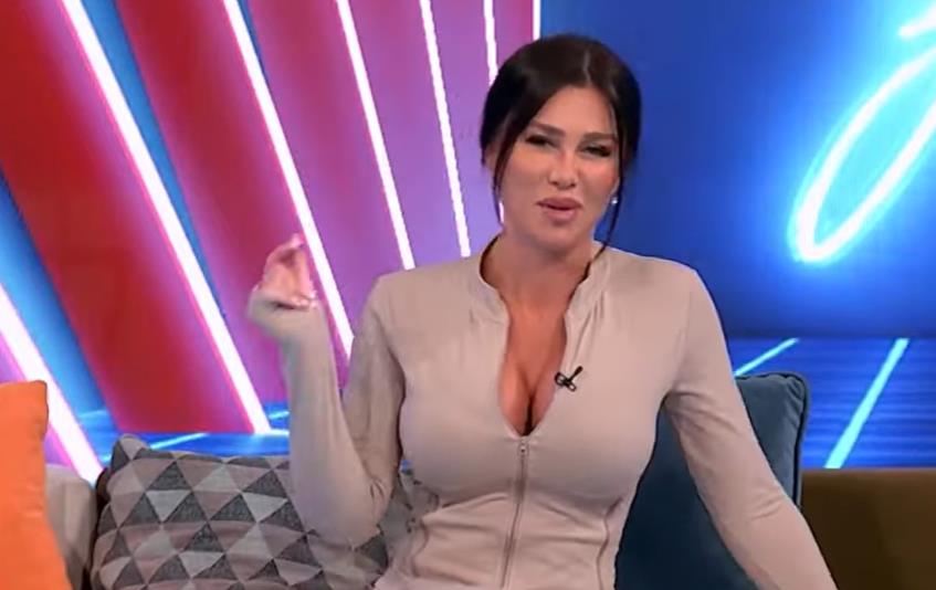 NAKON SVIH JAVNIH UDARACA KOJE JOJ JE ZADAO ASMIN, STANIJA POKAZALA MUŠKARCA KOJI JOJ NAJVIŠE ZNAČI! Starleta uživa, sve pokazala javno (FOTO) Kép