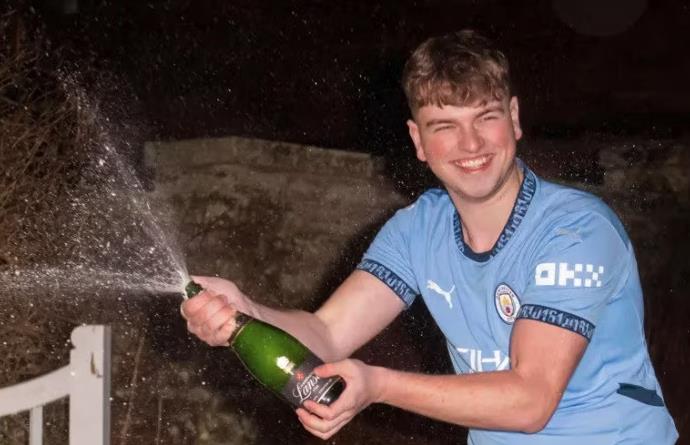 Osvojio 8,5 miliona evra na lutriji, pa sutradan šokirao celu naciju Mladić (20) učinio nešto neverovatno, svi se pitaju zašto: Evo šta kaže! (foto)