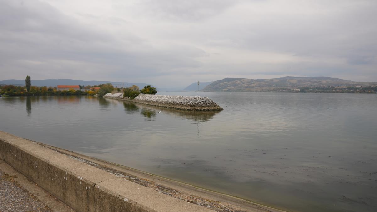 Prizor kao na razglednici s mora, a noćenje košta 500 dinara?! Zašto na hiljade stranaca hrli da vidi srpsku Đenovu, biser pred kojim je zanemeo i rimski car! Prizor kao na razglednici s mora, a noćenje košta 500 dinara?! Zašto na hiljade stranaca hrli da vidi srpsku Đenovu, biser pred kojim je zanemeo i rimski car!