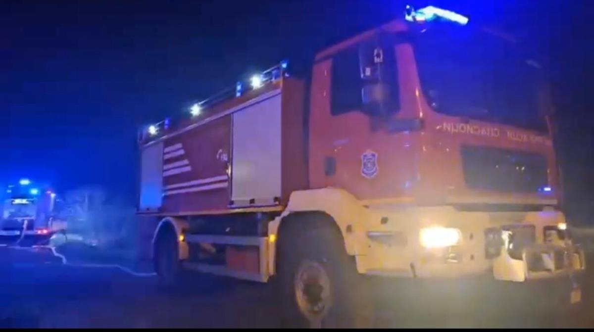 EKSPLOZIJA NA PALILULI? Panika u stambenoj zgradi, stanari BEŽALI NAPOLJE: Na terenu veliki broj vatrogasaca i policije