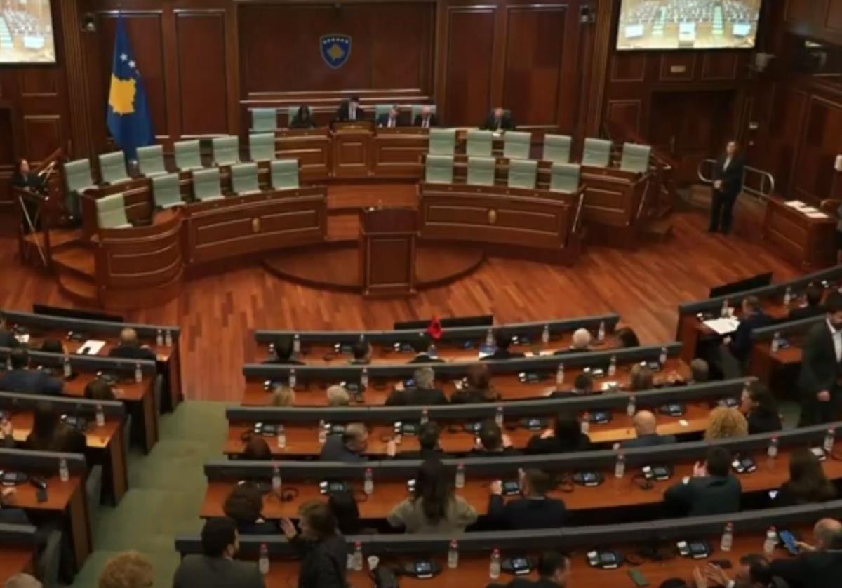 ROK ISTIČE U PONOĆ Skupština u Prištini nije izabrala predsednika privremenih institucija Kép