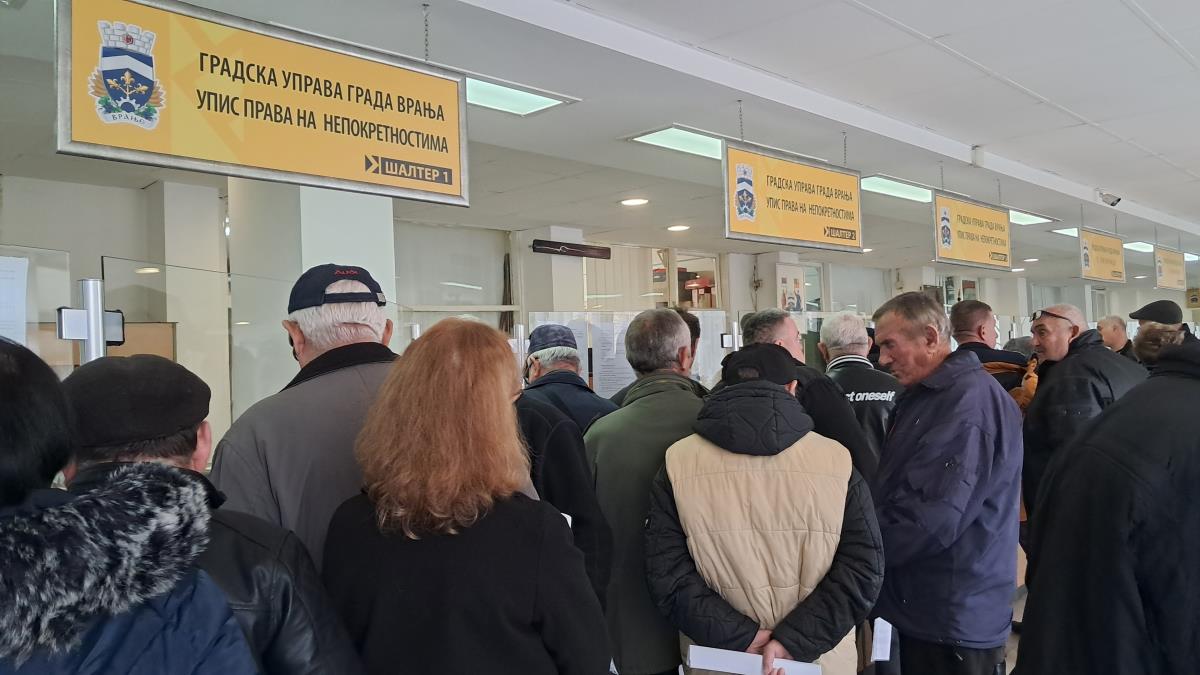 Do 15 časova podneto 77.714 zahteva za legalizaciju: Ogroman odziv u programu "Svoj na svome" Do 15 časova podneto 77.714 zahteva za legalizaciju: Ogroman odziv u programu "Svoj na svome"