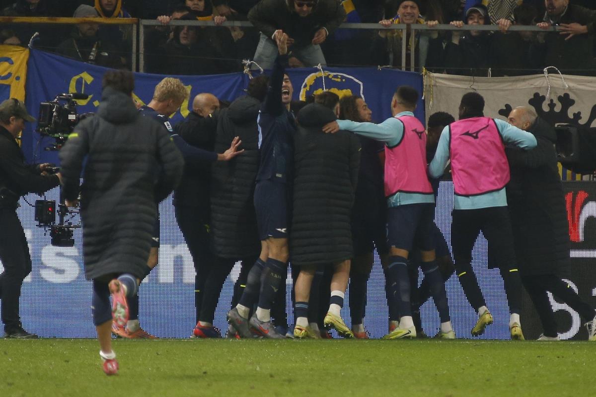 BOLONJA PALA NA PENALU: Lacio u polufinalu Kupa Italije Kép