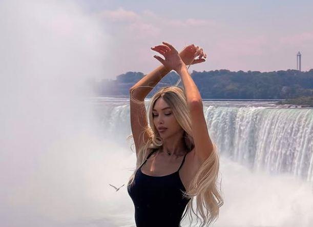 ODBILA RONALDA, A SADA JE ZAPREPASTILA CEO SVET: Ruska influenserka pozirala potpuno gola Kép