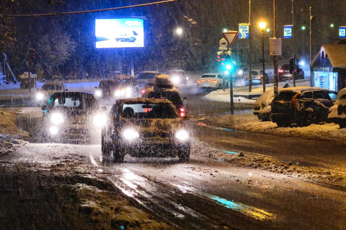 Oglasio se "Batut" novim upozorenjem: Stiže nam ledeni talas iz Rusije za vikend, evo koji delovi Srbije su najkritičniji! "Spremite zalihe" (FOTO)