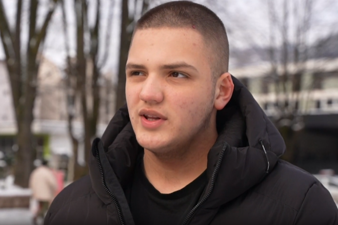 Emir Polovina Sedamnaestogodišnji Emir vratio izgubljeni novčanik | Kurir