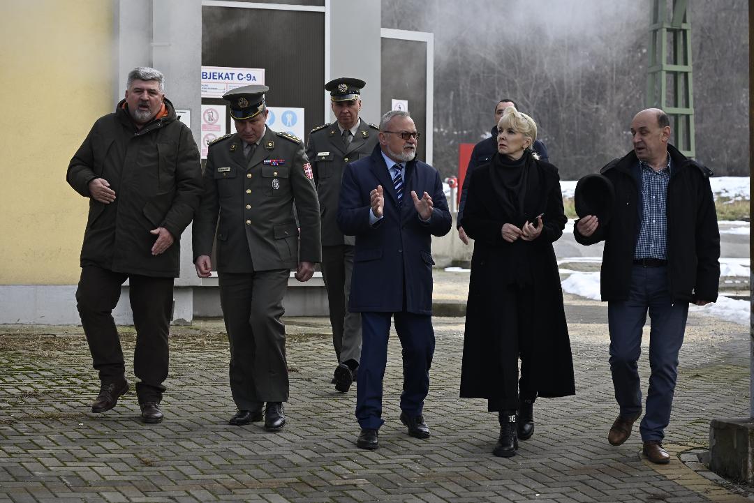 Ministarka trgovine u fabrici namenske industrije: Lazarević poslala jasnu poruku iz Lučana Ministarka trgovine u fabrici namenske industrije: Lazarević poslala jasnu poruku iz Lučana