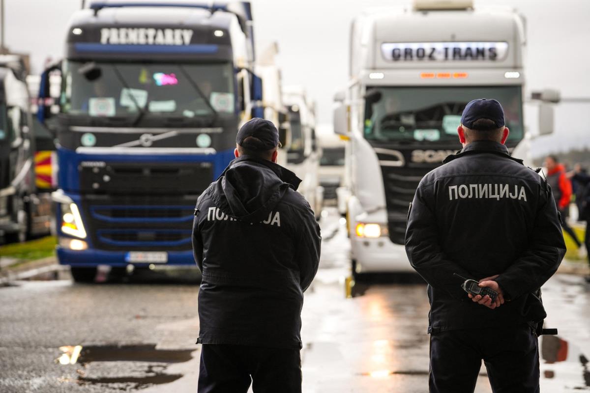 Hrvatska pomaže srpskim kamiondžijama: Čadež otkrio rešenje koje će biti predstavljeno EU Hrvatska pomaže srpskim kamiondžijama: Čadež otkrio rešenje koje će biti predstavljeno EU