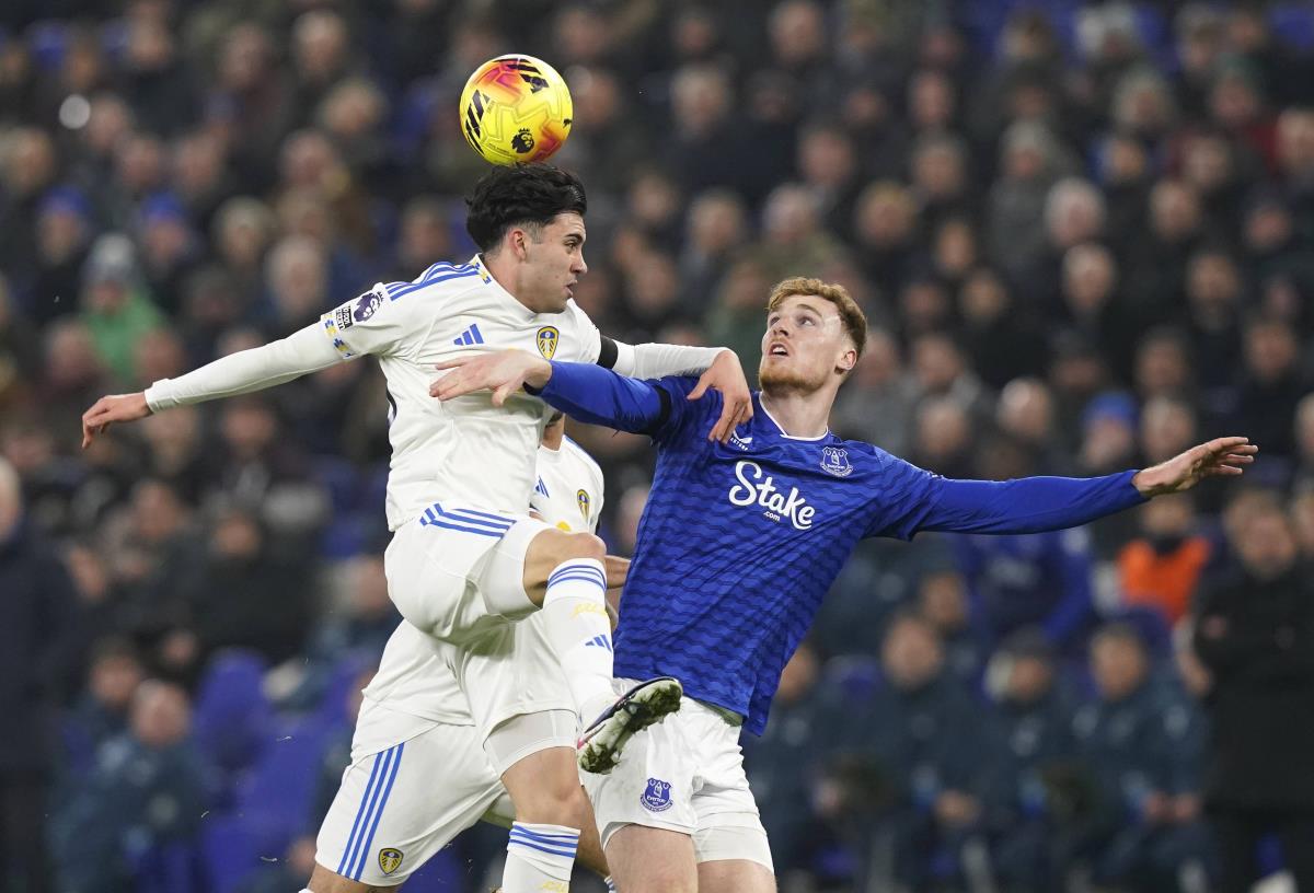 PODELA PLENA U LIVERPULU: Everton u finišu meča do boda protiv Lidsa Kép