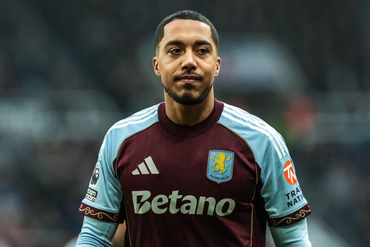 VELIKI UDARAC ZA UNAJA EMERIJA: Fudbaler Aston Vile Tilemans odsustvuje do 10 nedelja zbog povrede Kép