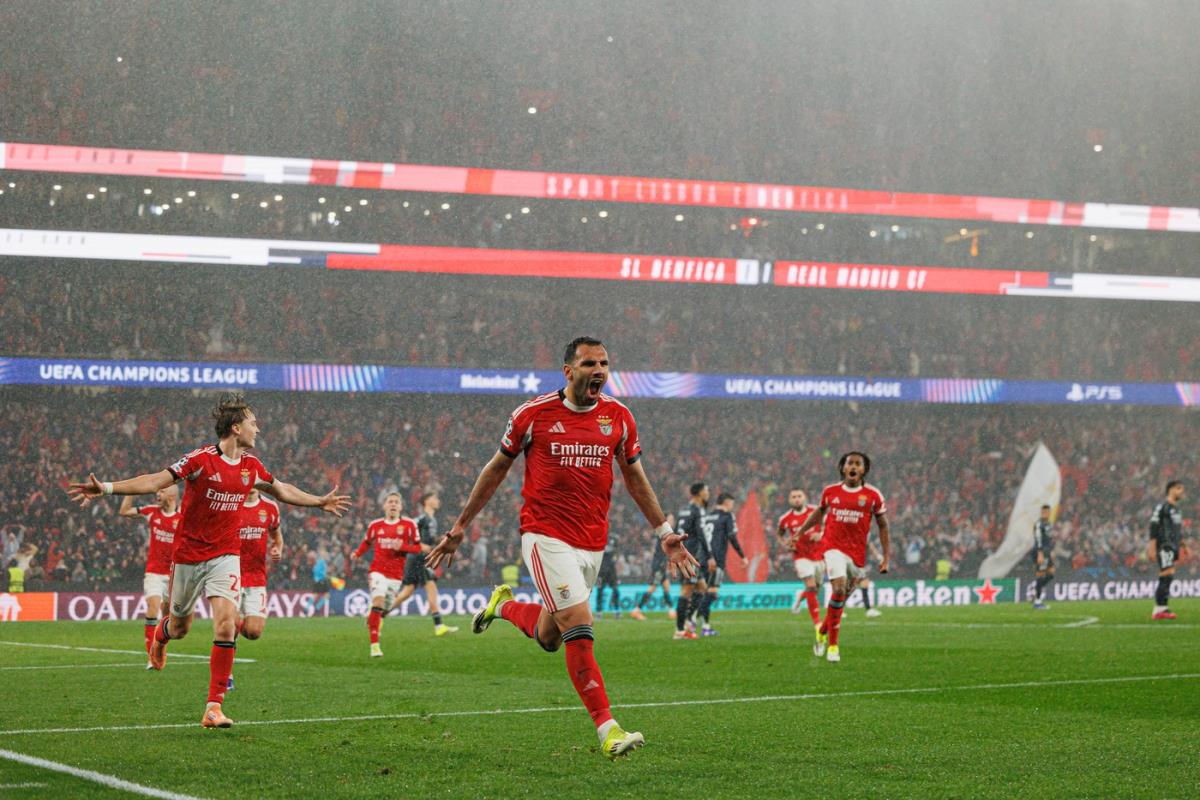 PRŠTE KAZNE: Benfika suspendovala petoricu navijača zbog rasističkog ponašanja na utakmici sa Realom Kép