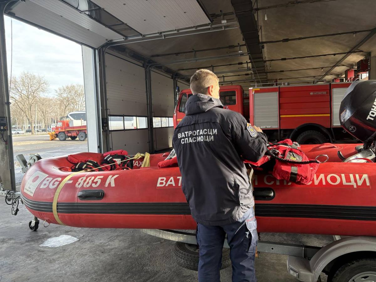 MUP Srbije prima 300 novih vatrogasaca: Konkurs otvoren i u Sremskoj Mitrovici, Rumi, Šidu i Inđiji! Zainteresovani mogu da obiđu jedinicu pre prijave Kép