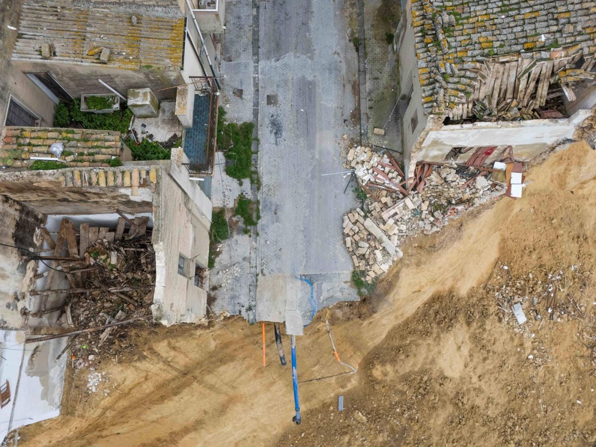 DRAMA NA SICILIJI: Klizište nastavilo da se širi, obrušilo se najmanje 350 miliona kubnih metara zemlje!