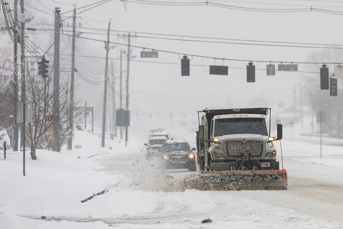 SNEŽNA OLUJA PARALISALA AMERIKU: Sneg, uraganski vetrovi i rekordno niske temperature