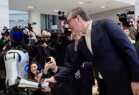 OVE GODINE MOŽEMO DA BUDEMO PRVA ZEMLJA U EVROPI KOJA ĆE DA PROIZVODI OVAKVE ROBOTE Vučić: Bili bismo tehnološki jedna od najuspešnijih zemalja VIDEO