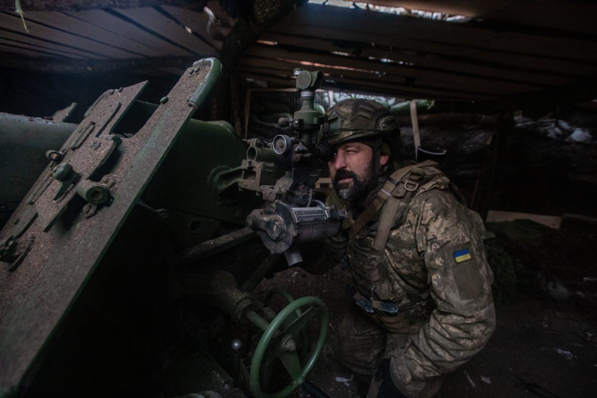 «ЗОНА СМЕРТИ» НАГОНЯЕТ УЖАС! ОБЛАСТЬ НАСТОЛЬКО ОПАСНА, ЧТО НИКТО НЕ ХОЧЕТ ТУДА ПРОХОДИТЬ, НО МНОГИМ ПРИХОДИТСЯ! СОЛДАТЫ ПАДАЮТ, СРАЖЕННЫЕ И РАЗНЕСЕННЫЕ, КАК ДИЧЬ!