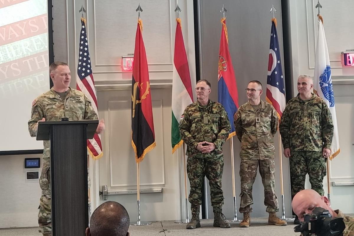 General Mojsilović u poseti SAD: Obeleženo 20 godina partnerstva Srbije i Ohaja, predstavljena modernizacija i razvoj Vojske Srbije (FOTO) Kép