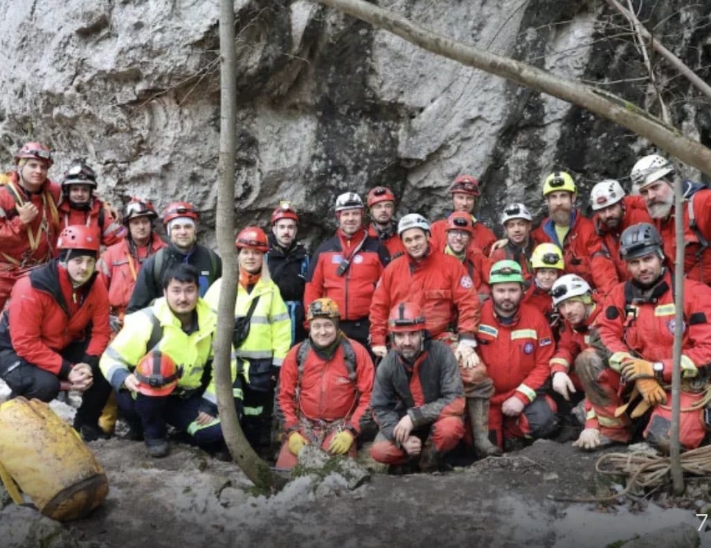 Mountain Rescue Service in Bor: Successful Rescue Simulation in the Devojačka Pećina Pit Cave (photo)