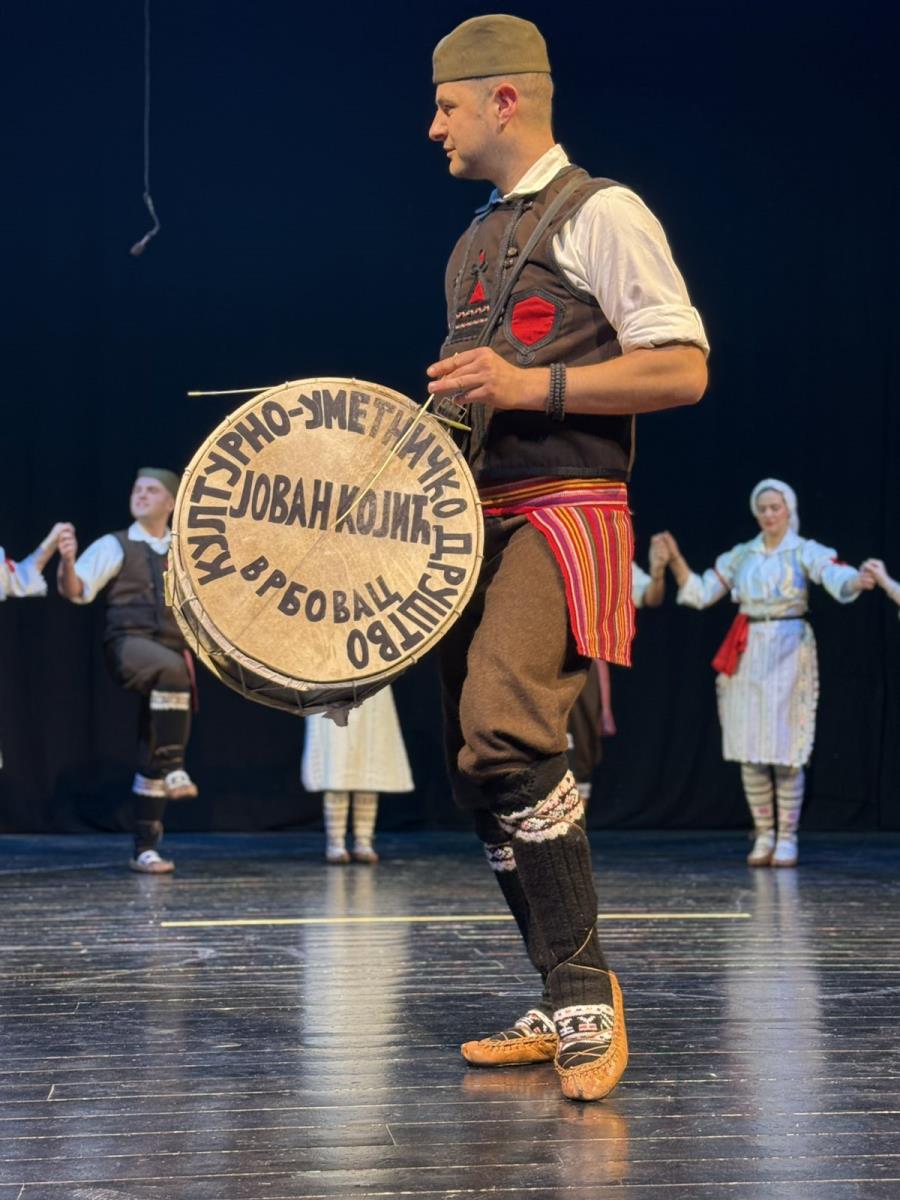 KOSOVO I METOHIJA U SRCU SREMA: Sremska Mitrovica ugostila umetnike iz srpskih enklava (FOTO) Kép