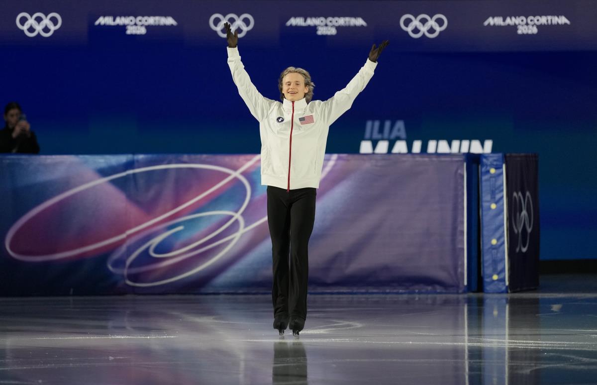 JEDAN BOD ODLUČIO ŠAMPIONA: SAD osvojile olimpijsko zlato na ekipnom takmičenju u umetničkom klizanju ispred Japana Kép