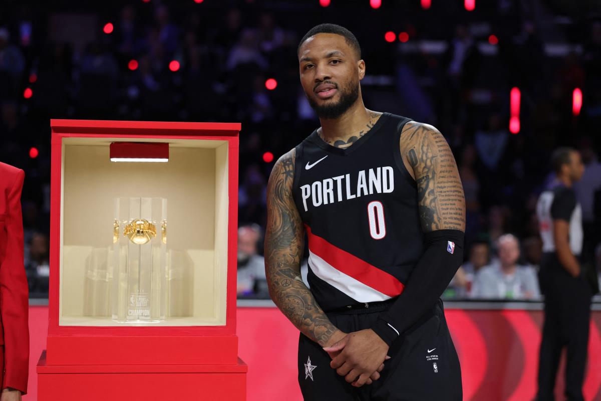 MASTER REMAINS MASTER! Lillard won the NBA All-Star three-point shootout!