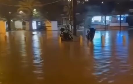 FLOOD IN THE ADRIATIC! KOTOR UNDER WATER UP TO WAIST! City flooded, people and cars "swimming" in the streets, this weather phenomenon affects US TOO! (VIDEO)
