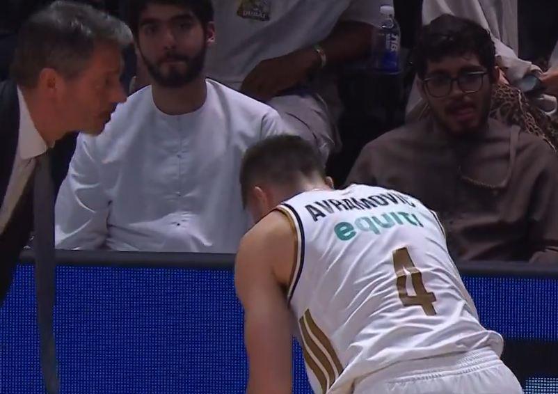 CATASTROPHE! ALEKSA AVRAMOVIĆ INJURED: Serbian national team player leaves the court in pain