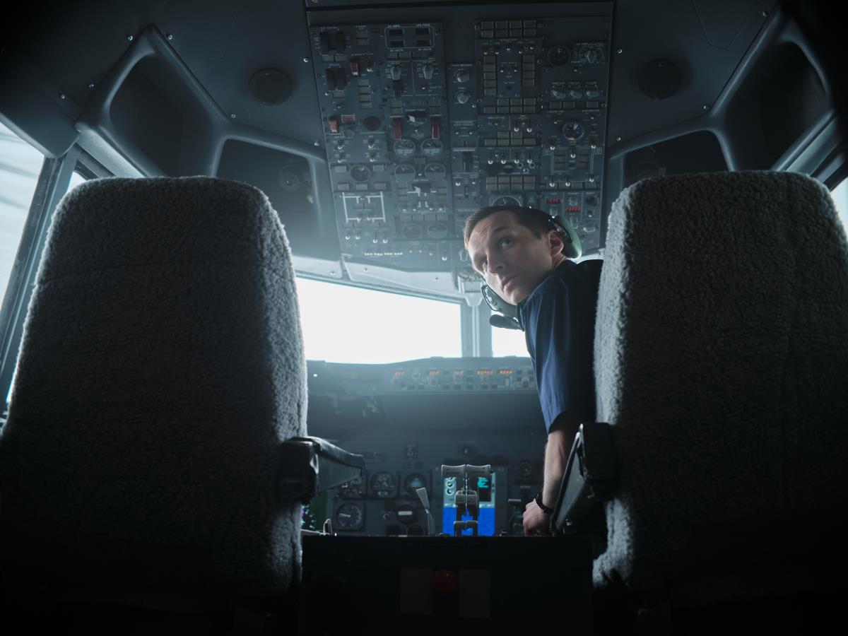 Stigla druga sezona "Noćnog leta" na HBO: Nove epizode donose neočekivane obrte i otkrivaju ko je pravi mozak operacije Kép