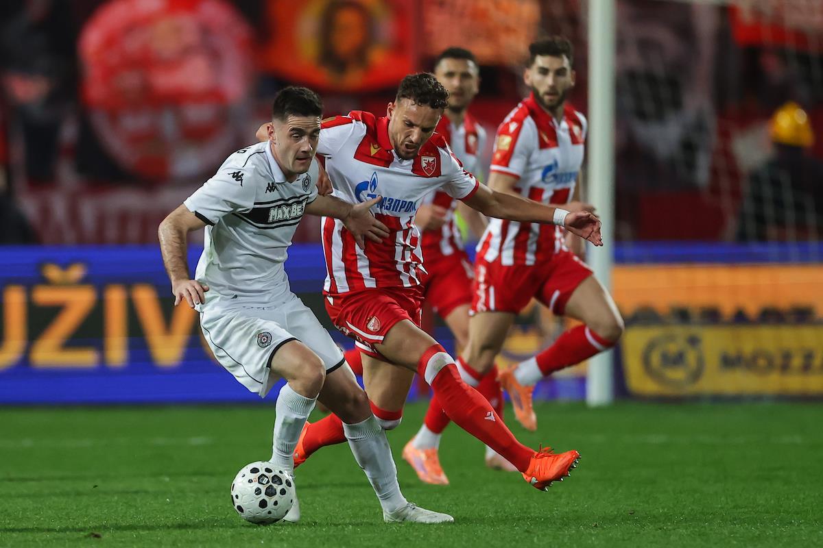 OVE FOTOGRAFIJE IZ BEOGRADA OBILAZE REGION! Večiti derbi za pamćenje, nema čega danas na Marakani nije bilo - pogledajte foto galeriju sa meča Zvezda - Partizan Kép