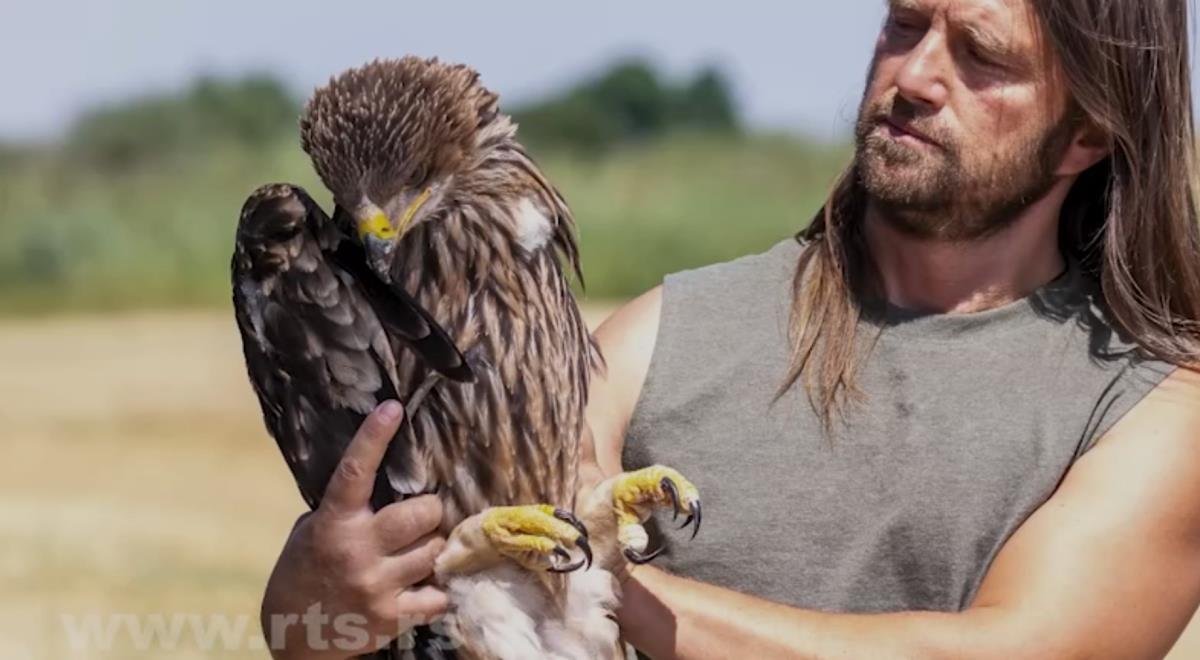 Dramatičan put srpskog orla Feliksa: Upao u zamku, završio na Bliskom istoku! Evo kako je spašen Dramatičan put srpskog orla Feliksa: Upao u zamku, završio na Bliskom istoku! Evo kako je spašen
