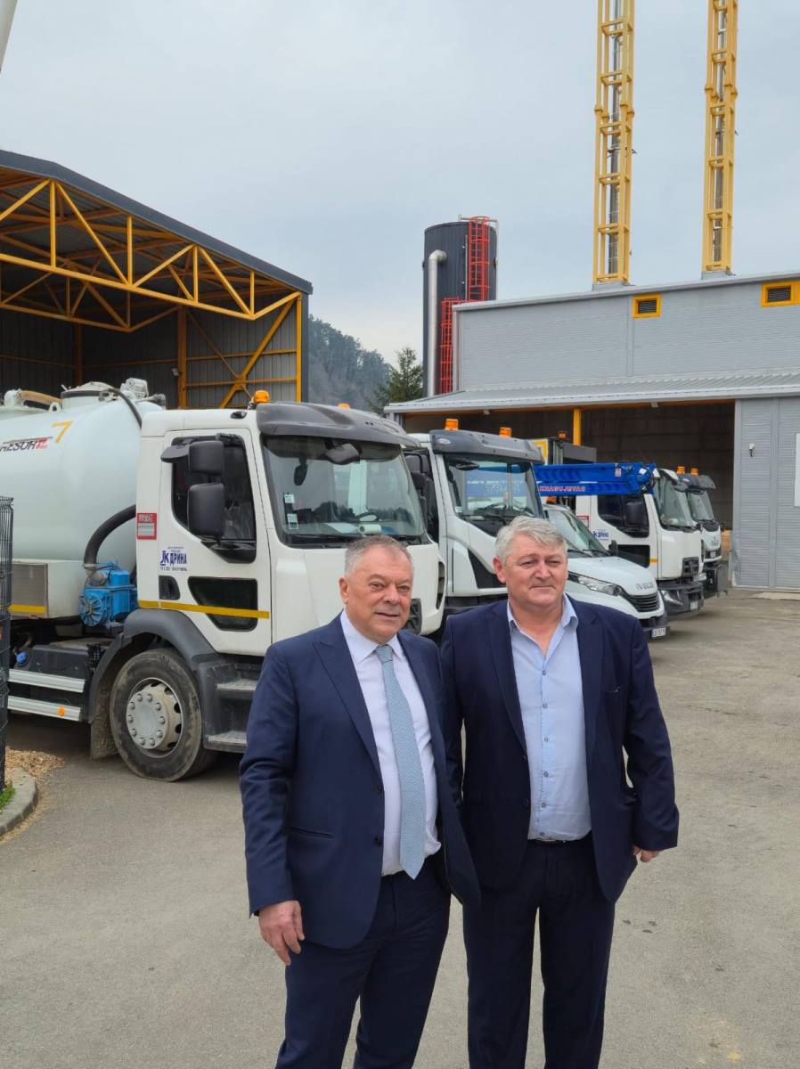 Ministar Novica Tončev u poseti Malom Zvorniku: Oko 38 miliona dinara uloženo u infrastrukturu i komunalno opremanje Kép