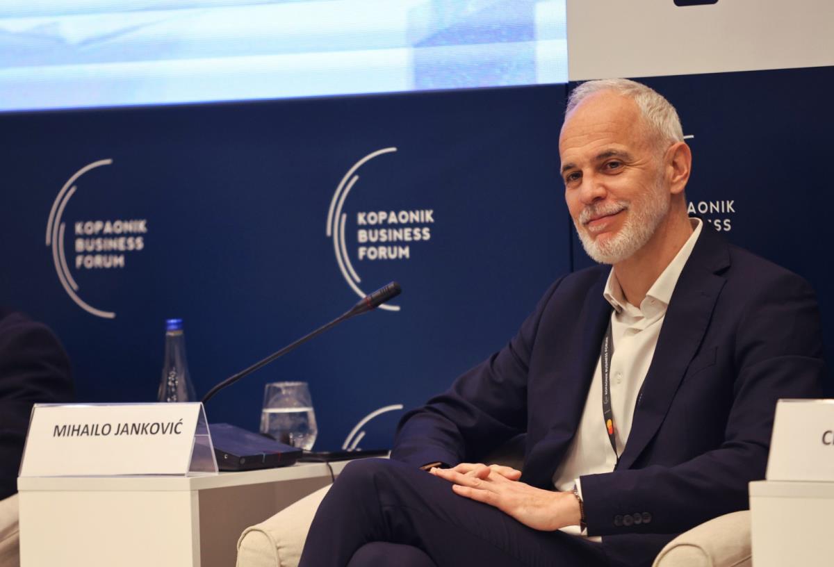 Mihailo Janković: Investicije, domaći kapital i izvoz su ključ dugoročnog rasta Srbije Mihailo Janković: Investicije, domaći kapital i izvoz su ključ dugoročnog rasta Srbije