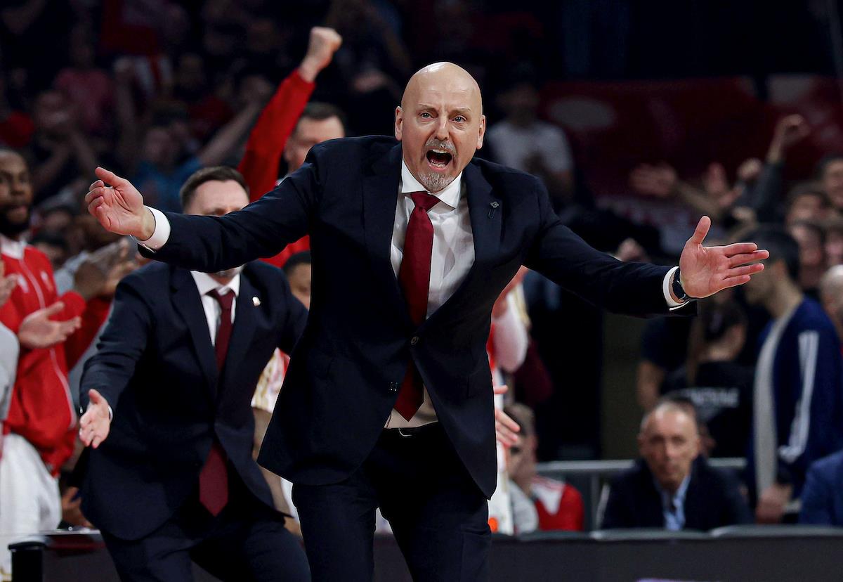 SASHA OBRADOVIĆ'S MOVE THAT 'BURIED' ZVEZDA AGAINST BAYERN? Delije furious over coach's decision! Everyone is angry...