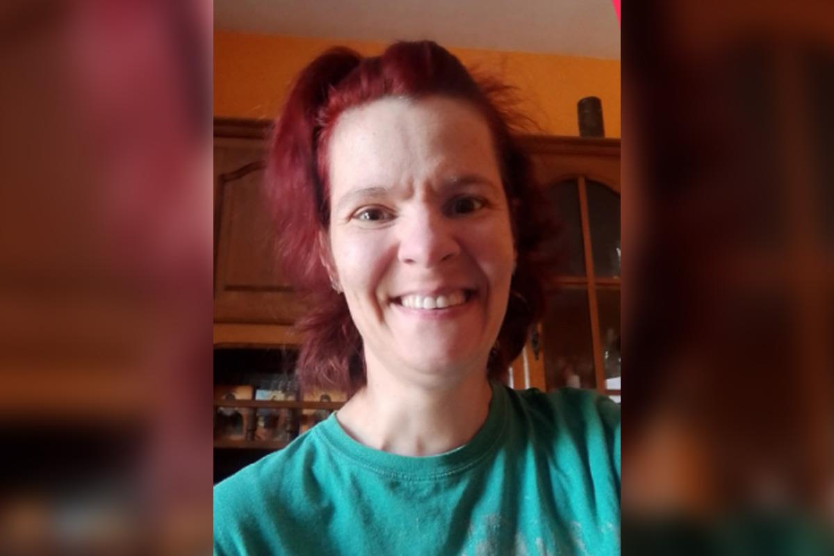 Anđela je rođena kao zdrava beba, ali joj se život zauvek promenio u 2. godini! Godinama trpela porodično nasilje, a sada ima samo jednu želju: To mi je početak Kép