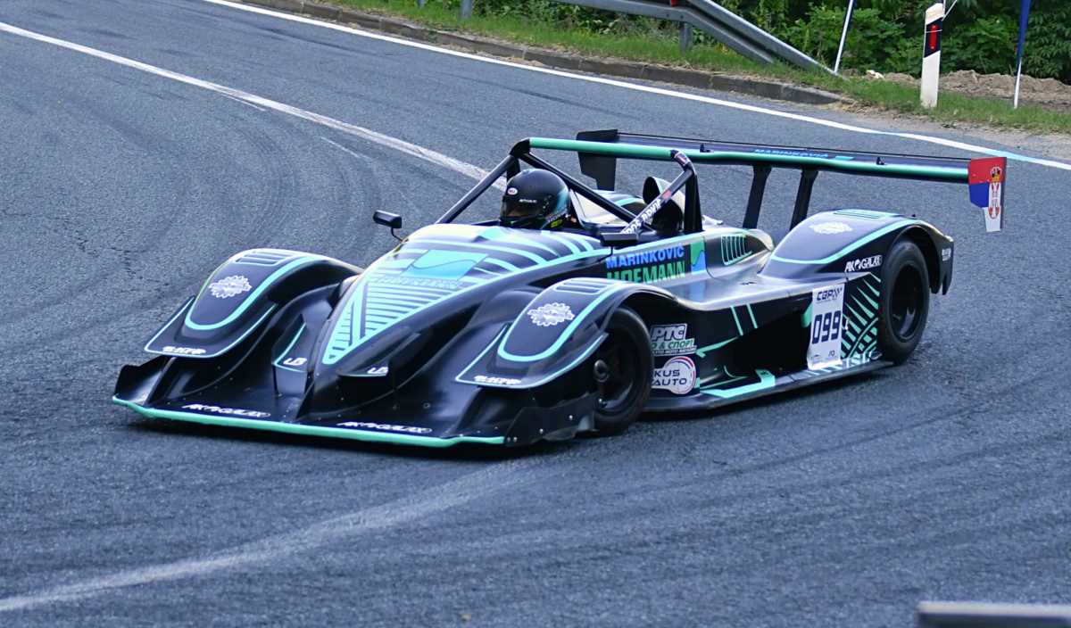 VELIKI USPEH SRPSKOG AUTOMOBILISTE: Urošu Brkiću u Opatiji uručena četvrta uzastopna titula šampiona Centralne Evrope Kép