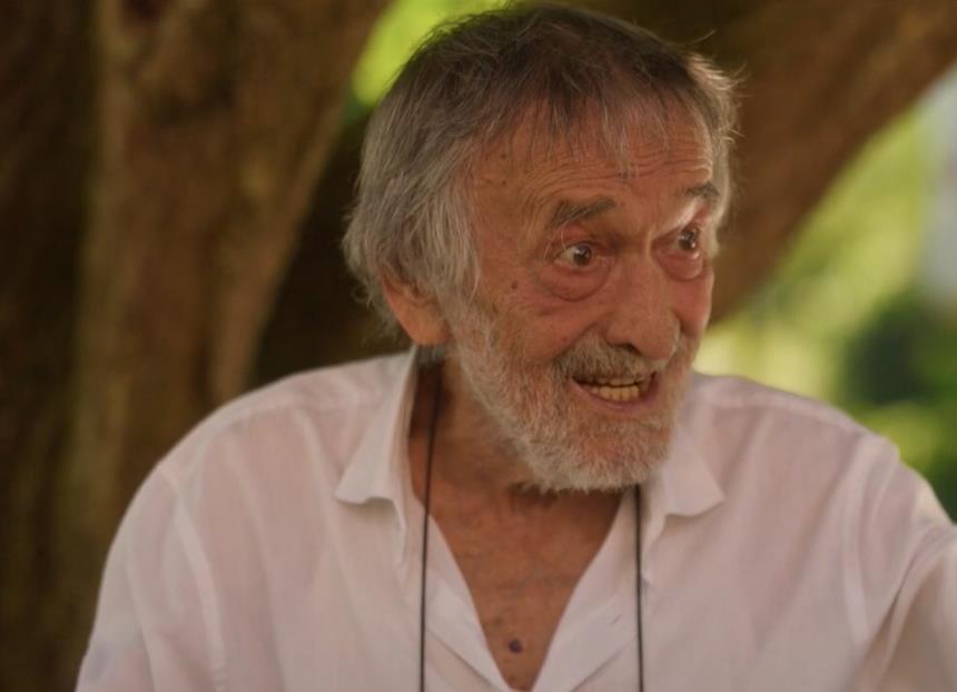 U "Srećnim ljudima" je igrao kurira Đoku, sada ga gledamo u seriji "Izvor": Prepoznajte li čuvenog glumca? Kép