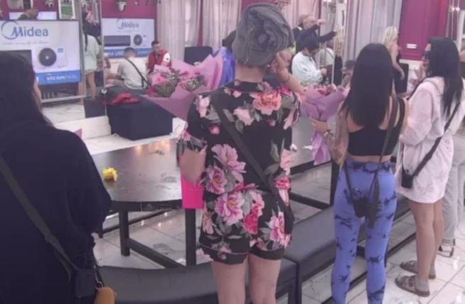 STIGLI POKLONI U "ELITU" Evo šta su učesnice dobile za Osmi mart od Velikog šefa: Oduševile se! Kép