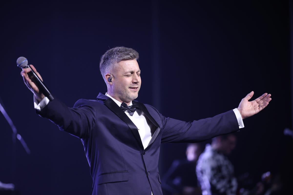 Lexington Band Had Sava Center On Their Feet! Bojan Delighted The Audience, Then Kissed His Mother