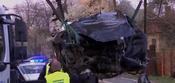 TERRIBLE PICTURES FROM THE SCENE OF A SERIOUS ACCIDENT IN BARAJevo: A young man (21) died, nothing remained of the car (PHOTO)
