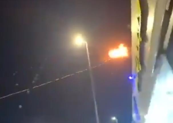 POWERFUL C-RAM ANTI-AIRCRAFT DEFENSE SYSTEM FILMED SHOOTING DOWN IRANIAN DRONE! Shredded it in the blink of an eye in the skies over Baghdad! NEW MISSILE attack on Israel has begun! (PHOTO/VIDEO)