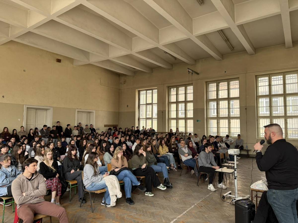 DO NOT GET BEHIND THE WHEEL AFTER CONSUMING ALCOHOL: Traffic safety lecture for high school seniors in Kruševac